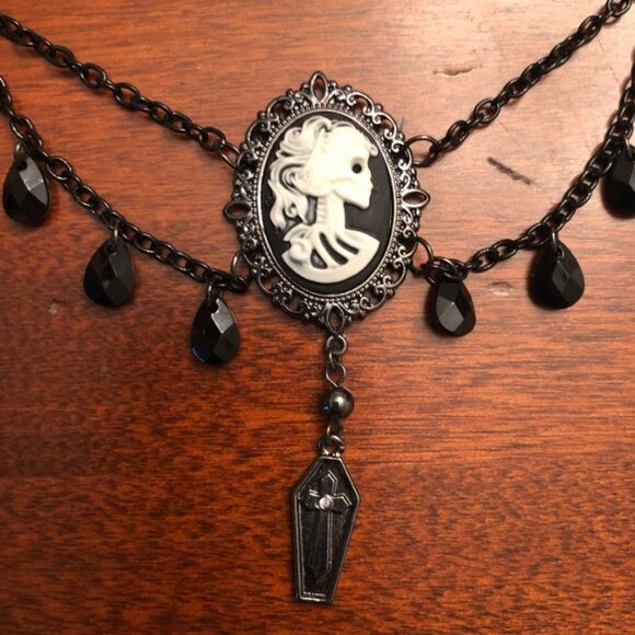 Claire's Zombie Cameo Necklace and Pierced Earrings - Picture 4 of 5